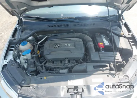 2015 Volkswagen Jetta 1.8T Se z USA, uszkodzony, nr VIN 3VWD17AJ7FM421327